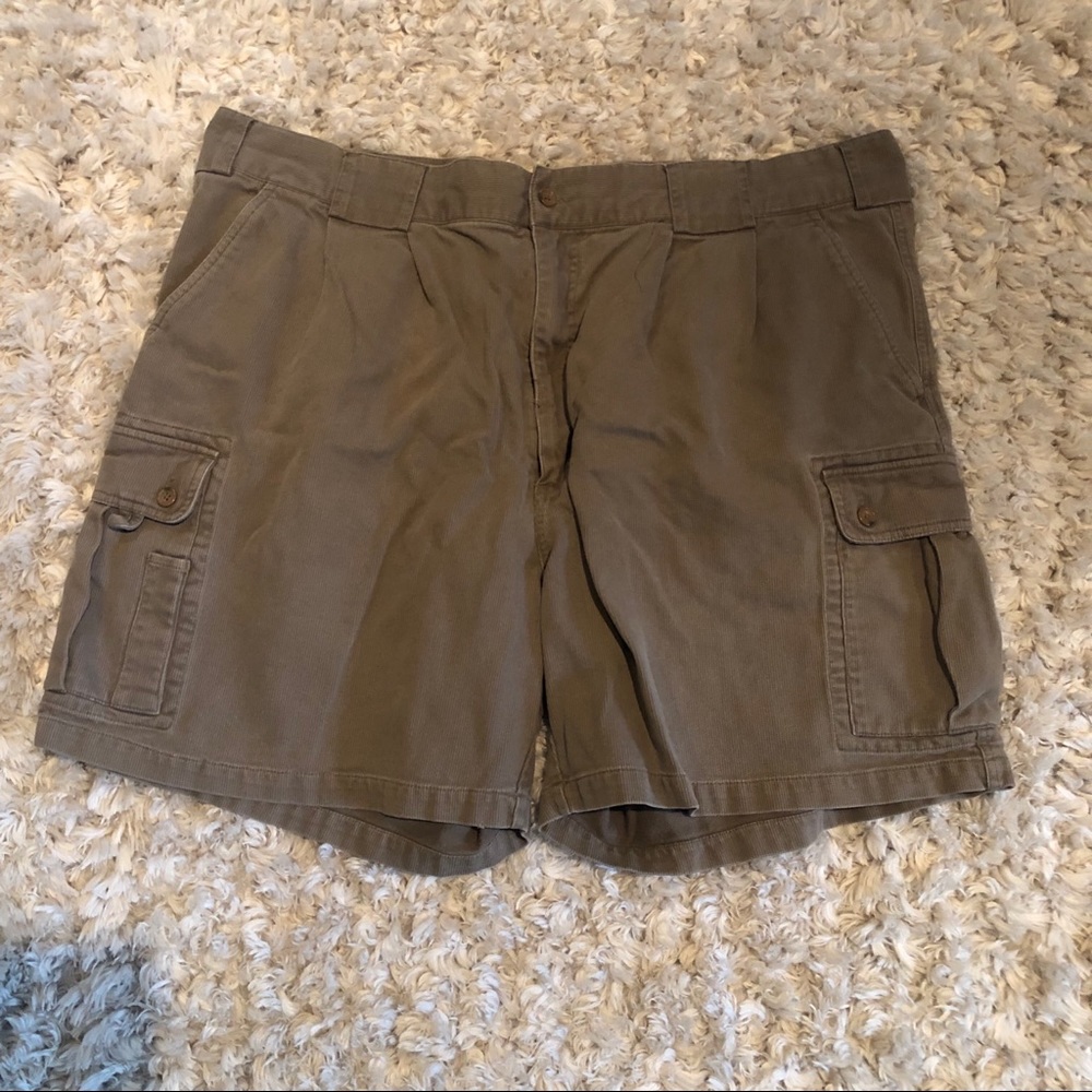 Mens Cabelas corduroy shorts size 46